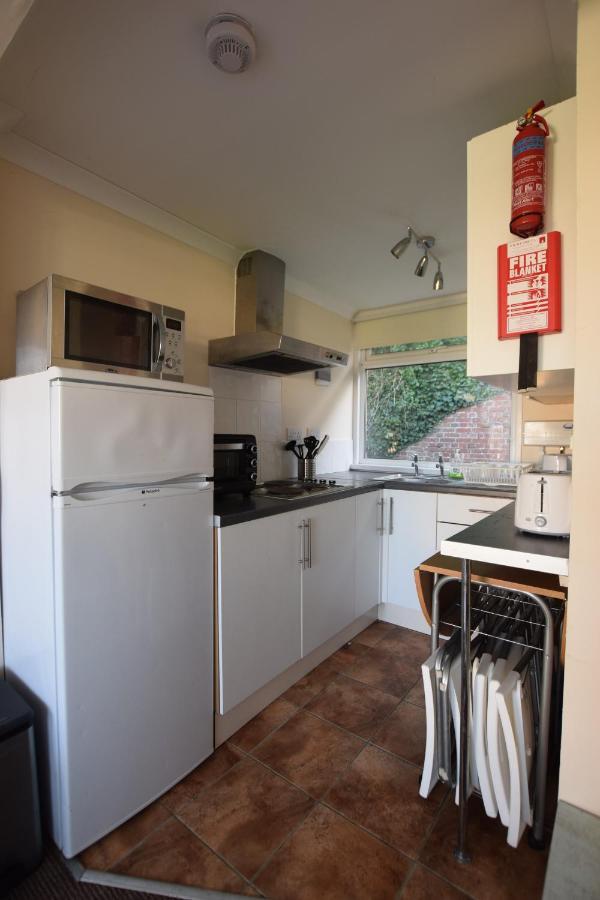 Chalet 87 Sandown Bay Holiday Centre Generous Money Off Ferry Crossing & Special Offer Until End Of June, September And Halloween Deals Now On Exterior photo